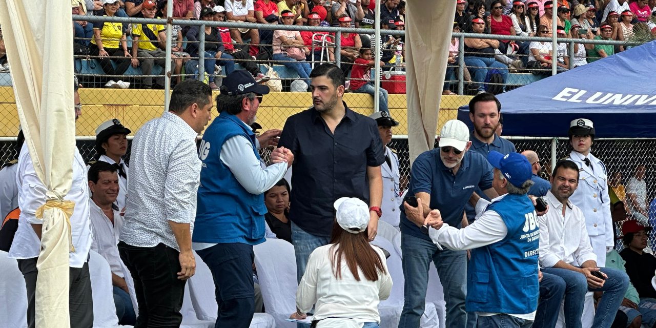 GUAYAQUIL | El alcalde de la ciudad, Aquiles Alvarez, estuvo presente en la inauguración del Interbarrial