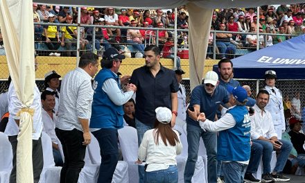 GUAYAQUIL | El alcalde de la ciudad, Aquiles Alvarez, estuvo presente en la inauguración del Interbarrial