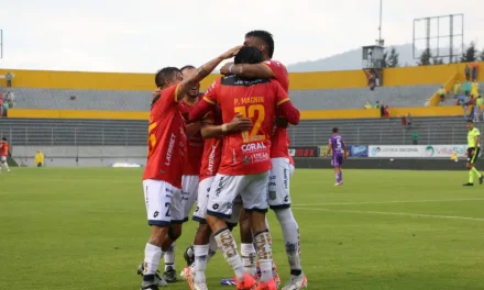 OTRA LLUVIA DE GOLES EN QUITO: D. Cuenca goleó al Aucas en Chillogallo