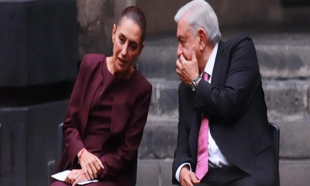 AMLO achaca a Sheinbaum decisión de excluir al rey de España