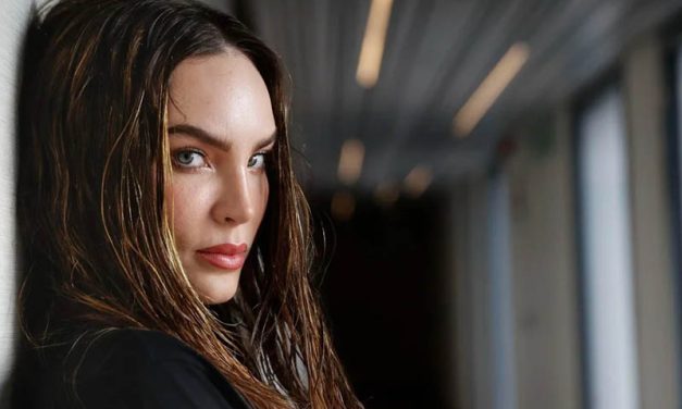 Belinda se pronuncia tras caída en una pasarela en la Semana de la Moda de París