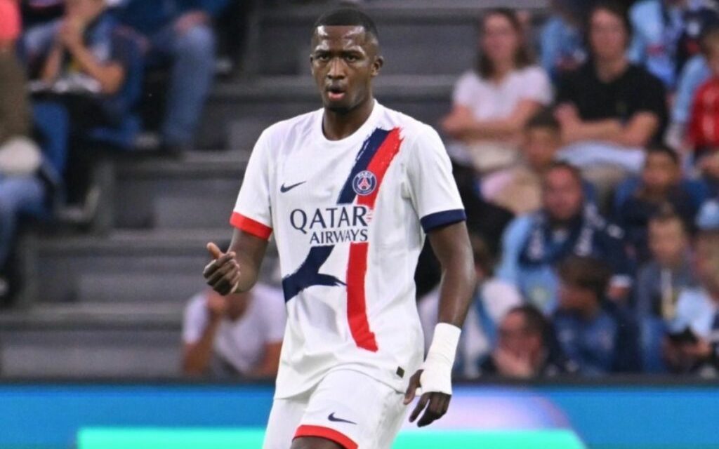 LIGUE 1: William Pacho fue titular en el empate del PSG ante Reims