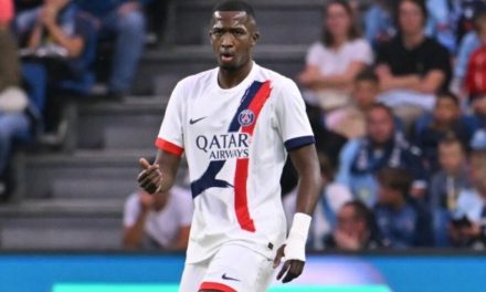 LIGUE 1: William Pacho fue titular en el empate del PSG ante Reims