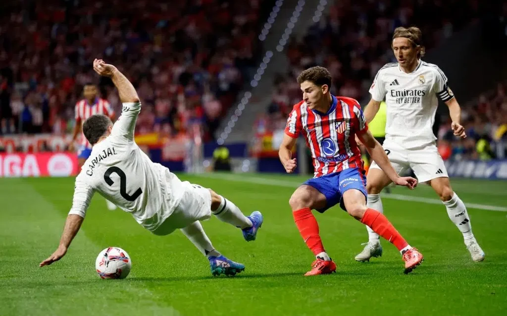 En un partido lleno de polémicas: Atlético Madrid y Real Madrid igualaron