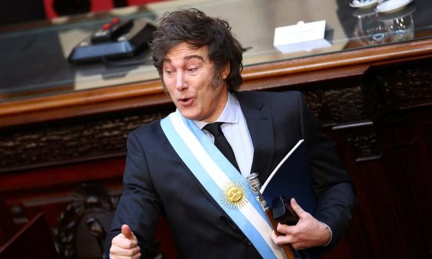 Milei desvela en una lección cómo acabar con el déficit: ya van ochos superávits consecutivos en Argentina