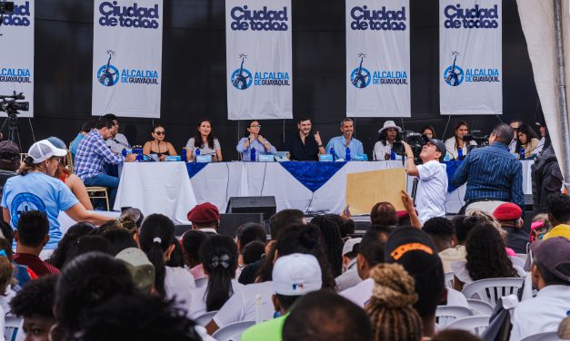 Alcalde Aquiles Alvarez anunció nuevas  obras para el Guasmo durante sesión  itinerante del Concejo Municipal