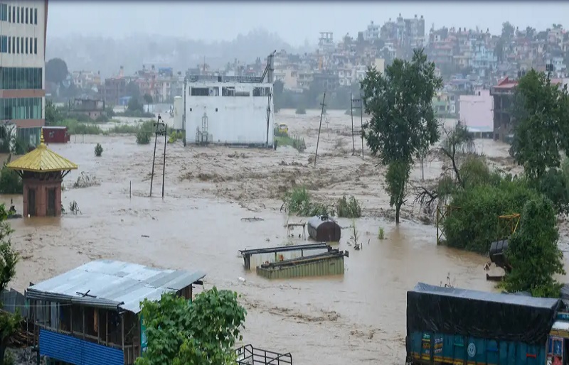 Inundaciones en Nepal dejan 101 muertos y 64 desaparecidos