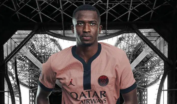 NUEVA TITULARIDAD: Pacho, presente en el triunfo del PSG ante el Rennes