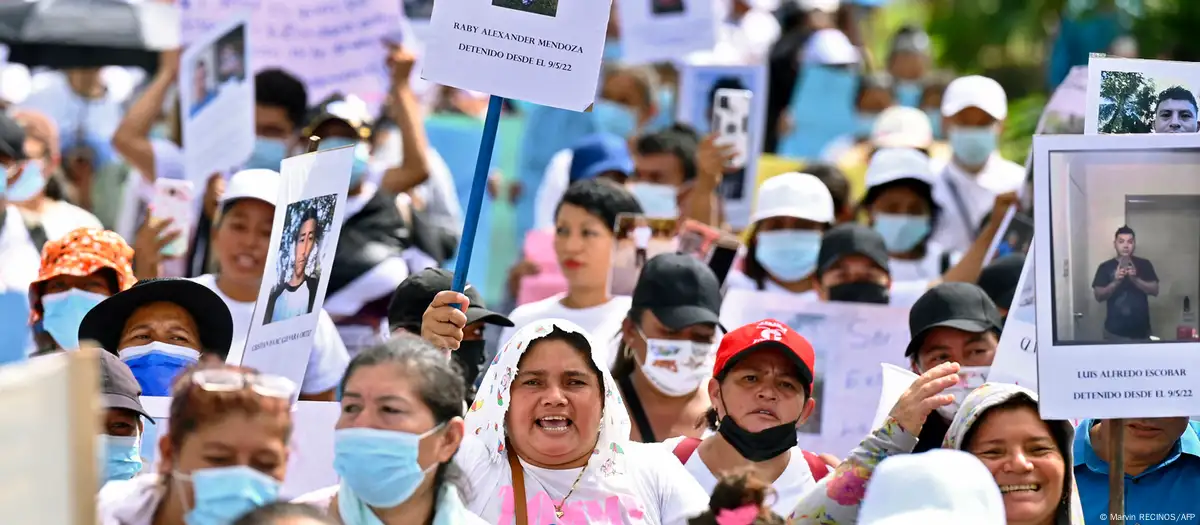 SJH exige “prueba de vida” de personas presas en El Salvador