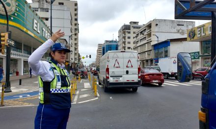 500 uniformados de ATM y 400 agentes municipales controlan el tránsito  en puntos estratégicos de la ciudad durante los apagones