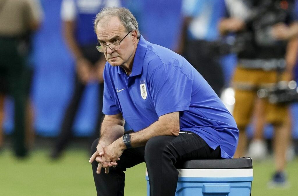 ELIMINATORIAS | La millonaria suma que cobraría Marcelo Bielsa si lo despiden de la Selección de Uruguay