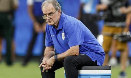 ELIMINATORIAS | La millonaria suma que cobraría Marcelo Bielsa si lo despiden de la Selección de Uruguay