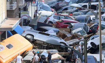 España: continúan labores de rescate y remoción de escombros