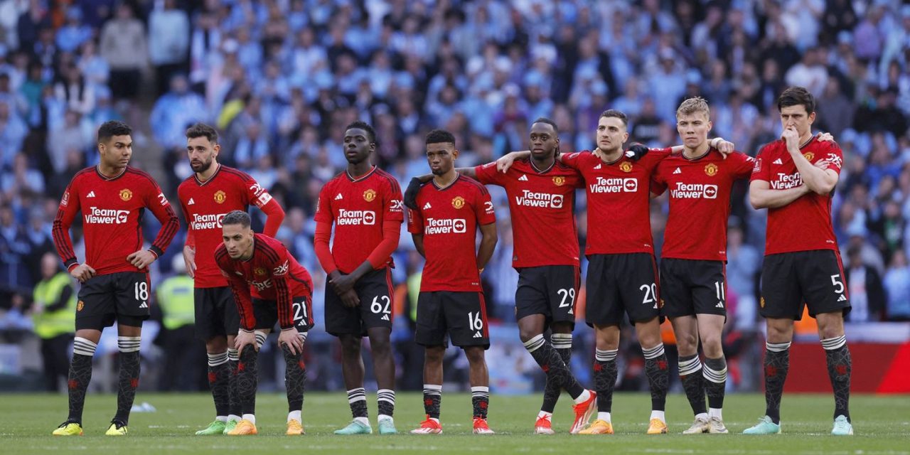 Escándalo en la Premier: Metieron un micrófono en la charla técnica del United