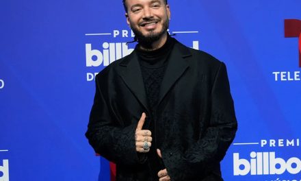 J Balvin alza la voz contra el tráfico de niños en los Premios Billboard de la Música Latina