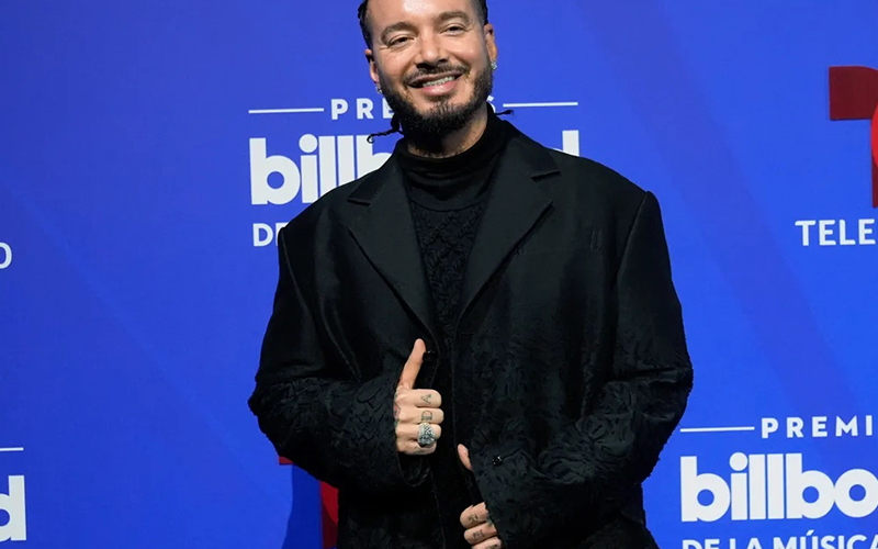 J Balvin alza la voz contra el tráfico de niños en los Premios Billboard de la Música Latina