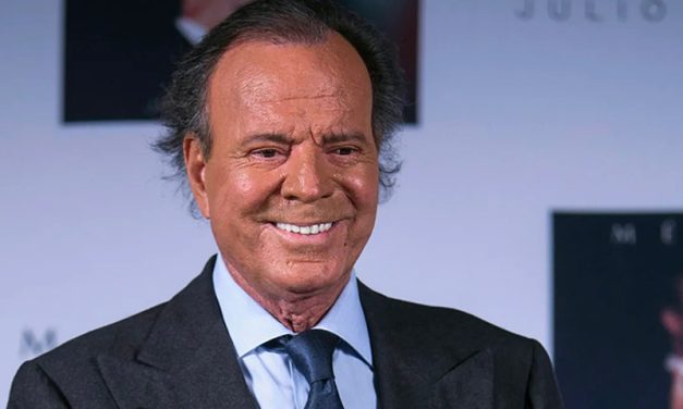 Julio Iglesias niega haberse retirado de la música