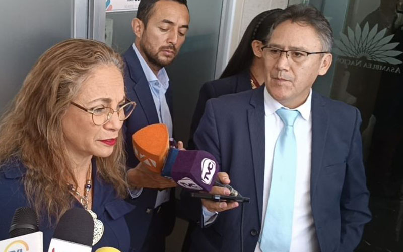 Pierina Correa expresa sospechas sobre las coincidencias en las decisiones de Construye