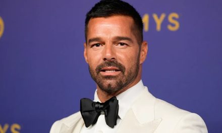 Jennifer López, Ricky Martin y otros artistas apoyan a Kamala Harris y defienden Puerto Rico