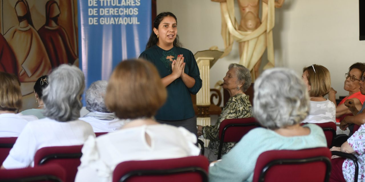 Adultos mayores conocieron sobre facilidades en trámites y beneficios  vigentes