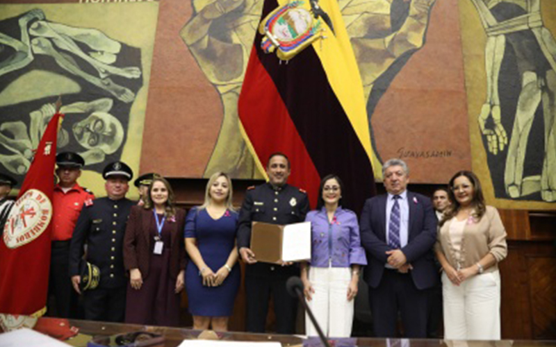 Asamblea declaró Beneméritos a los Cuerpos de Bomberos de Chone, Pedernales y Baños