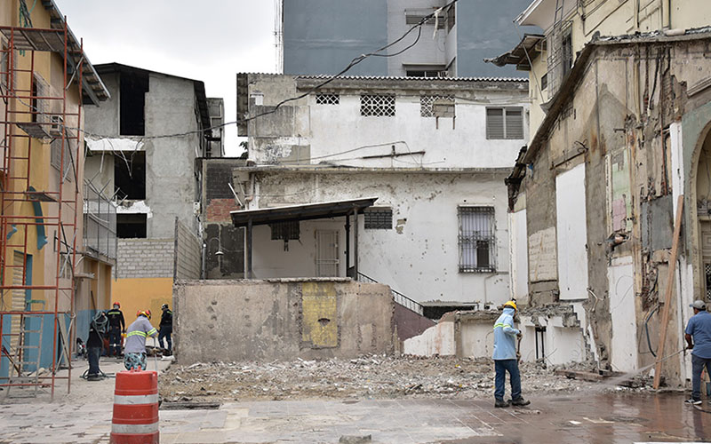 Avenida 9 de Octubre será reabierta el lunes 28 de octubre tras derrocamiento del edificio Fantasía