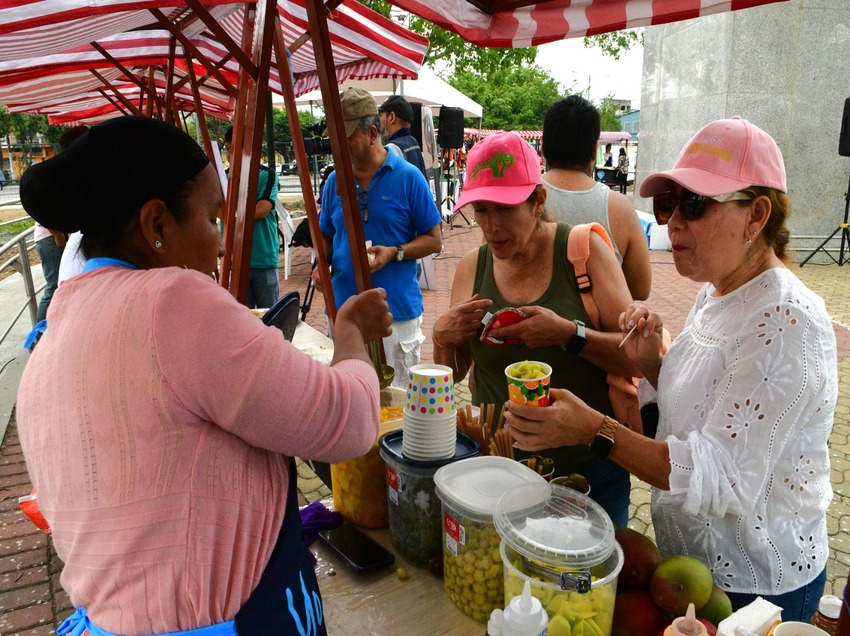 Municipio de Guayaquil y Fundación La Iguana celebraron la primera edición de la feria BUN “Raíces que producen”