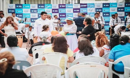 Pacientes del Hospital Bicentenario se unieron a los festejos por los 204 años de Independencia de Guayaquil