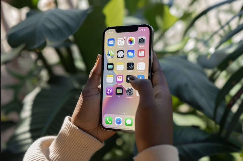 Llega un nuevo iPhone: es más económico, no tiene botón de inicio y muchos más rumores