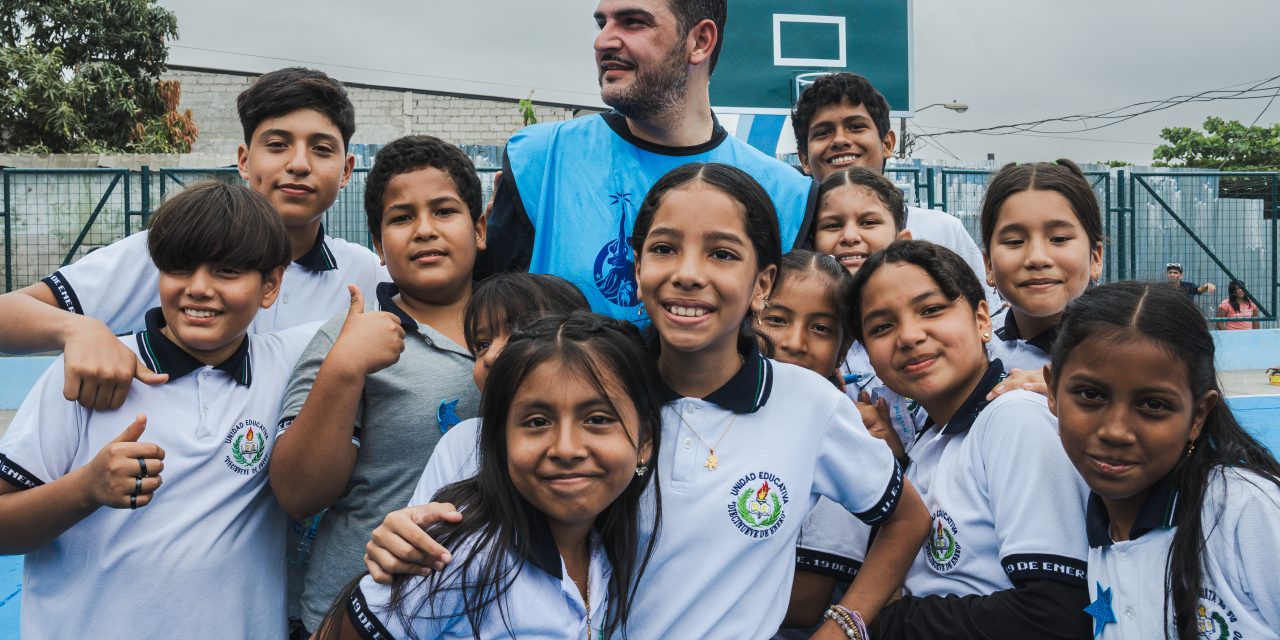 800 estudiantes de la escuela 19 de  Enero compartieron jornada deportiva  con el Alcalde Aquiles Alvarez