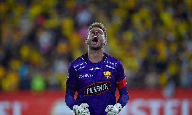 ¿ESTÁ PARA REGRESAR? El entrenamiento de Javier Burrai en Barcelona SC