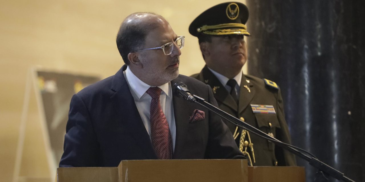 En la ceremonia de Relevo de Guardia de la Escolta Legislativa, Henry Kronfle resaltó el trabajo policial