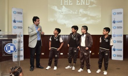 Estudiantes de Unidad Educativa Nella Martínez participaron en jornada  de Cine Libro