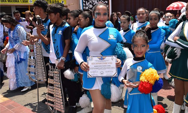 Malecón 2000 acogió festival de bandas y bastoneras de planteles educativos