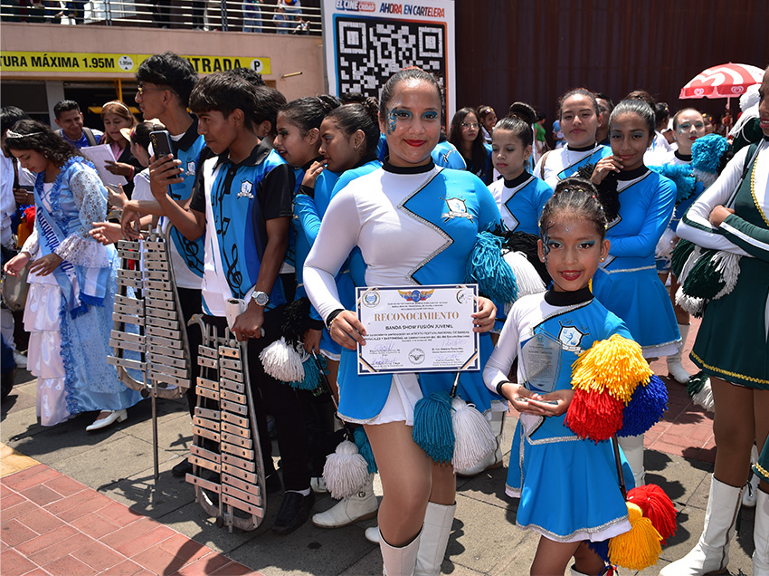 Malecón 2000 acogió festival de bandas y bastoneras de planteles educativos