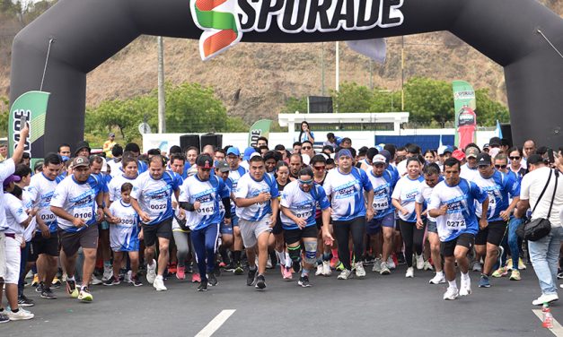 500 ciudadanos participaron en la jornada deportiva que organizó la Alcaldía de Guayaquil en Mucho Lote 2