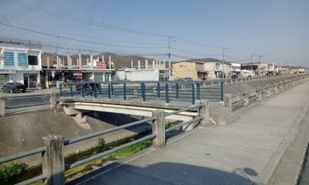 Obras Públicas reparó puente peatonal en Mi Lote 1