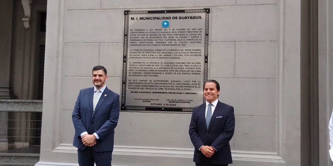 Alcalde Aquiles Alvarez devela placa  que recuerda la República de Guayaqui