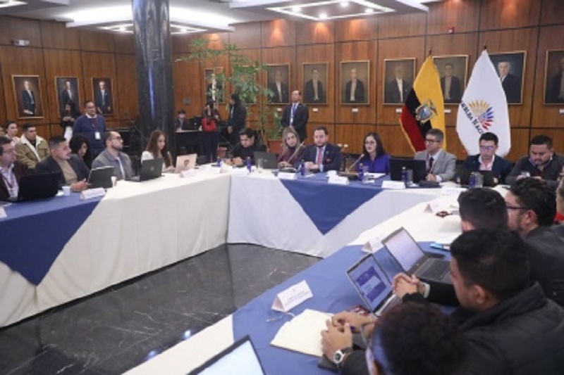 Presidenta de la Asamblea revisó, junto a secretarios y prosecretarios de Comisiones Legislativas, el estado de los proyectos de Ley