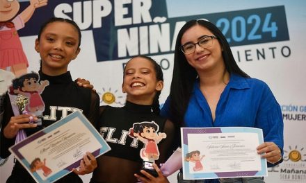 Dirección de la Mujer entrega reconocimiento a 12 niñas guayaquileñas por sus talentos y esfuerzos