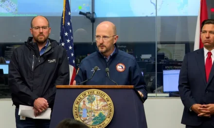 El director de gestión de emergencias de Florida espera la mayor evacuación desde 2017