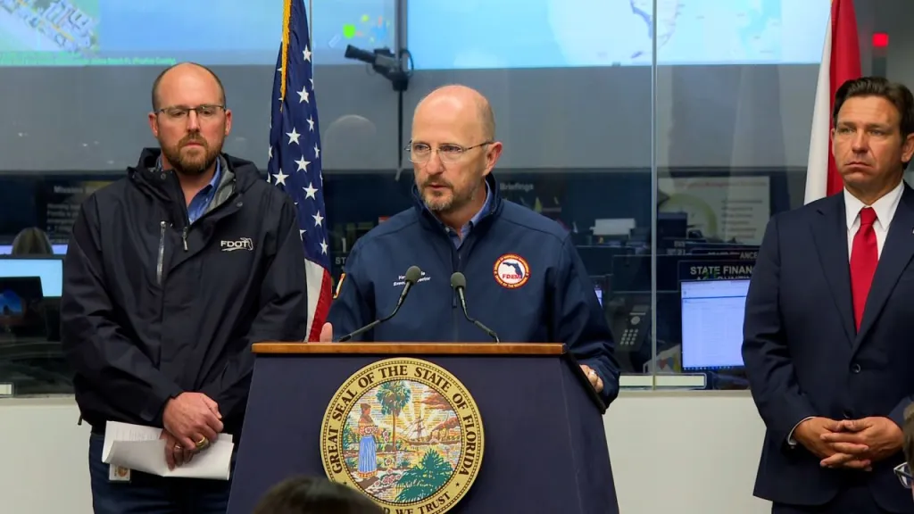 El director de gestión de emergencias de Florida espera la mayor evacuación desde 2017