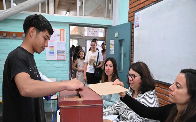 Termina la votación en Uruguay que determinará al sucesor de Lacalle Pou