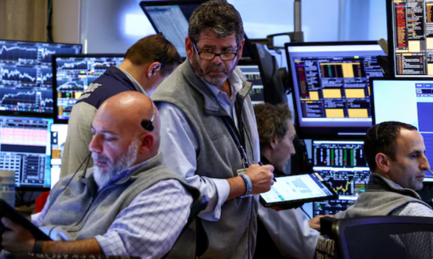 Wall Street avanza a medida que los inversores favorecen a las empresas de pequeña capitalización sobre las grandes tecnológicas; Los bancos se repuntan