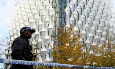 Paquete es detonado frente a embajada de EE. UU. en Londres