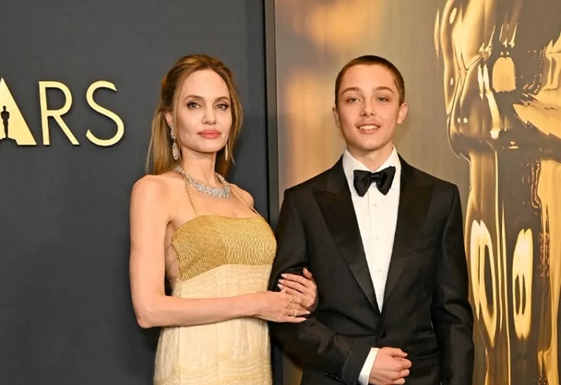 Angelina Jolie sorprende junto a su hijo Knox en los Governors Awards