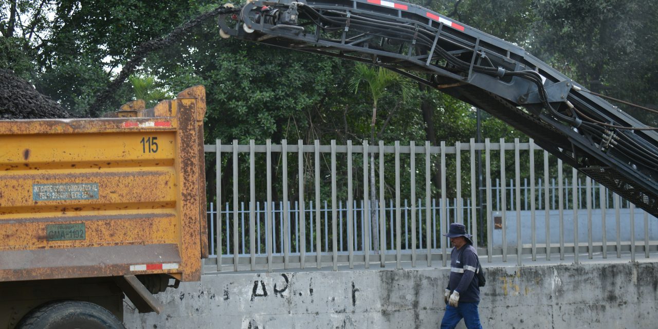 Obras Públicas renovará carpeta asfáltica en 21 cuadras de la ciudadela La  Ferroviaria