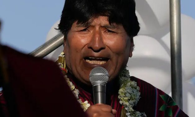 Fallo judicial deja a Evo Morales sin el liderazgo del MAS