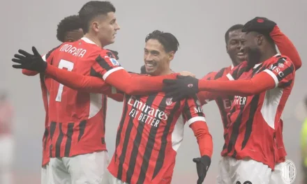 AC Milan goléo al Empoli en San Siro