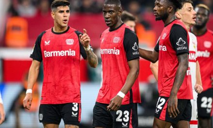 HINCAPIÉ TITULAR: Bayer Leverkusen igualó en casa ante el Stuttgart